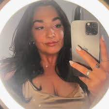 Anna Niles (@annarniles)