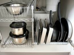 使いたいものをさっと取り出せる キッチン シンク下 のお手本収納術 キナリノ キッチン 収納 シンク下 台所 収納 シンク下 シンク下