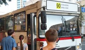 Автобус 90 проходит через 5 районов: V Voronezhe Avtobus 90 Sbil Nasmert Zhenshinu Na Perehode