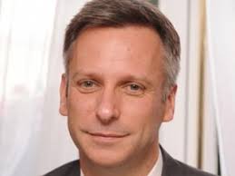 Willis (born 26 october 19371) is an english former association football referee, who operated in the football league. U K Journalist Jammed With Prince In 2010