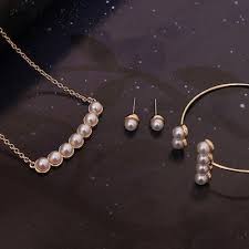 7mm pearls and is 19cm long. Buy Womens Gold Pearl Necklace Earring Bracelet Online In Uk Jewellery Bonyhub