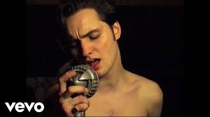 Met zijn band laat hij alle festivalweides dansen, . Jett Rebel Tonight Official Video Youtube