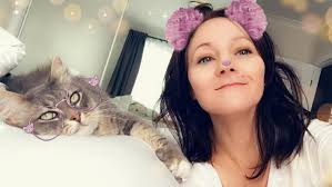 Kitty + Plants=One Badass Picture 😏 Let me see your plants and pets!