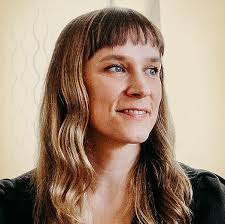 The Bees of Notre-Dame eBook : Browne, Meghan P., Goodale, E. B.:  Amazon.in: Books