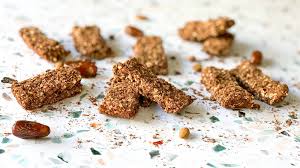 Barres De Cereales Au Chocolat Dattes Et Amandes Yuka Recette Dattes Barre De Cereales Carres Rice Krispies