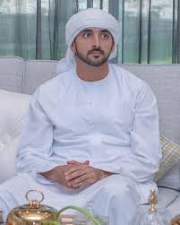 Prince Hamdan Fans On Instagram Faz3 نصف زين الخلايق في عيونه وبـاقـي الـز ين في باقيـه كلـه Fa Royal Family Pictures Prince Handsome Prince