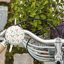 Die Greengate Fahrradklingel Cherie White Bringt Nostalgie Auf Die Strassen Perfekt Fur Die Sonnige Jahreszeit Das Modell Begeist