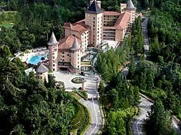 For instance, missing out on a visit to the eiffel tower is a faux pas when visiting paris and so is neglecting a trip to the coliseum when you are in rome. Top 14 Castle Hotels Near Genting Highlands