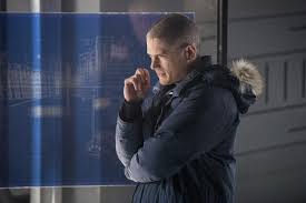 Pin By Chloe925 On Captain Cold The Flash Season The Flash Season 3 Leonard Snart