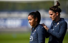 France 2 a bousculé une nouvelle fois sa programmation ce jeudi 29 octobre. Equipe De France Feminine Pour Sakina Karchaoui Il Faut Avoir Du Culot Pour Investir Dans Le Football Feminin