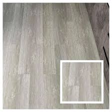 Lantai dari jenis kayu jati adalah sebuah produk favorit para pelanggan karena kualitas kuat dan kualitas kerasnya. Oem One C210 Parket Lantai Vinyl Perekat Stiker Lantai Vinyl Motif Kayu Premium Sticker Lantai Kayu Terbaru Agustus 2021 Harga Murah Kualitas Terjamin Blibli