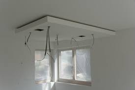 In der abhängung lassen sich elektroleitungen, eine dämmschicht und eine schicke beleuchtung unterbringen. Decke Abhangen Im Badezimmer Bauforum Auf Energiesparhaus At