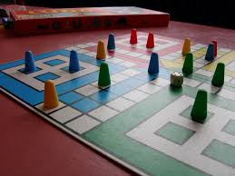 2 etimológicamente viene de parkase, otra forma de llamar al ludo o parchís. La Sorprendentemente Milenaria Historia Del Parchis