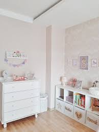 Artan giysiler, spor malzemeleri ve oyuncaklar için yeni bir yere ihtiyacınız olduğunda farklı smastad dolap kombinasyonları ve şifonyerler, size geniş bir saklama alanı sunar. Cocukodasi Bebek Odasi Dolap Tasarim Oda Bebek Odasi Duzenleme