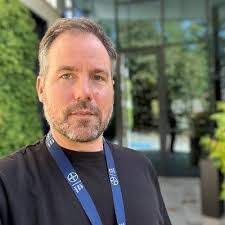 Diego Robledo's Instagram, Twitter & Facebook