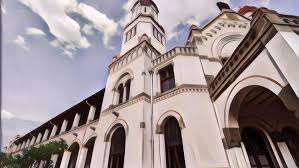 Lawang sendiri artinya adalah pintu dan sewu adalah seribu (kurnia/detiktravel). Misteri Lawang Sewu Yang Bikin Merinding Kamu Berani Paragram Id