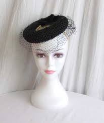 60s Black Straw/Netting Women Pillbox Hat Small 20 in…