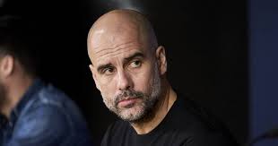 Manchester city formasıyla 3 lig, 5 lig kupası ve bir federasyon kupası kazanan sergio agüero, 384 karşılaşmada 257 kez ağları sarsarak. Premier League Rasiert Pep Guardiola Die Legende Sergio Aguero