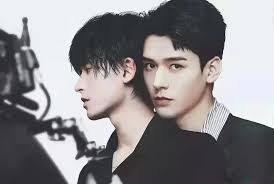 And at that time they were not very popular, so it is hard to find the final truth. The Female Writer Urges Gong Jun And Zhang Zhehan To Fight Against The Scolding Who Made Them The Second Xiao Zhan And Yi Bo Inews