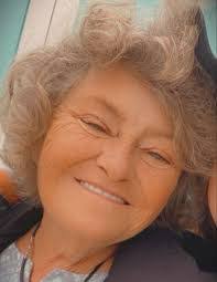 Lena Carter's Instagram, Twitter & Facebook