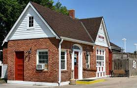 The most effective way to clean a large brick surface area, like a house, is with a pressure washer. The Brick House Grill Lindsborg Restaurant Bewertungen Fotos Tripadvisor
