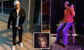 He then moved to broken hill, a remote outback town, at the age of 7. The Kid Laroi 17 Is Set To Make History As The Youngest Artist To Top The Aria Chart Daily Mail Online