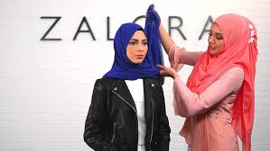 Pengasas naelofar hijab, jenama tudung popular di malaysia by encik shino on 11th october 2016. Aidilfitri Bersama Zalora X Naelofar 2015 Youtube
