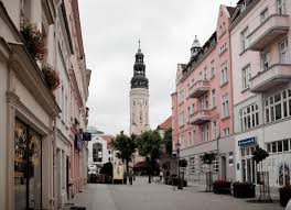 ʑɛˈlɔna ˈɡura], deutsch grünberg in schlesien, ist eine großstadt mit über 140.000 einwohnern und neben gorzów wielkopolski (landsberg an der warthe) eine der beiden hauptstädte der polnischen woiwodschaft lebus. Zielona Gora Atrakcje I Zabytki Z Iguidem W Reku Podroze Se Pl