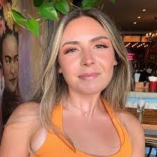 Jessica Zona's Instagram, Twitter & Facebook