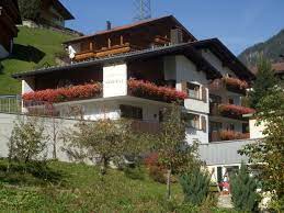 Unser haus verfügt über 6 mit allem komfort und balkon ausgestattete ferienwohnungen von 38 m² bis 102 m² für 2 bis 8 personen. Ferienwohnung Gaschurn Haus Evi Appartement