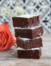Vegane Brownies Mit Datteln Gesund Backen Mrs Flury Rezept Gesunde Brownies Gesund Backen Vegane Brownies
