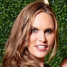 Jennifer Slifka's Instagram, Twitter & Facebook