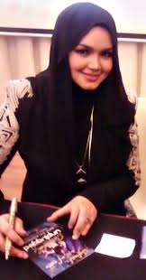 Mungkin lagu ini dapat terkesan dihati seseorang yang telah mengharunginya dengan penuh keperitan jiwa. Unplugged Album Siti Nurhaliza Wikiwand