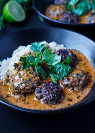 Line Kocht Rotes Thai Curry Mit Scharfen Hackballchen Thai Curry Thai Curry Rezept Vollkornreis