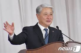 김양호(60) 삼척시장은 거센 변화의 바람이 삼척에 불고 있다고 말했다. æª¢ ì±„ìš©ë¹„ë¦¬ í˜ì˜ ê¹€ì–'í˜¸ ì‚¼ì²™ì‹œìž¥ ë¶ˆêµ¬ì† ê¸°ì†Œ ë‰´ìŠ¤ ë™ì•„ë‹·ì»´