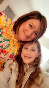 💒🎆🐰👔👗 And I'm not even wearing Nikes today..