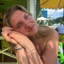 Mikayla Mueller (Mikayla_kk101)