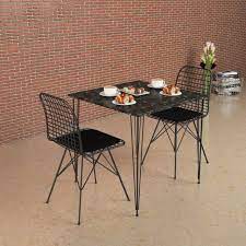 Evine kalabalık misafir kabul edenler ya da kalabalık organizasyonlar gerçekleştirenler için seçenekler arasında bulunan yemek masası takımı. Mutfak Mermer Desenli Masa Takimi 2 Adet Tel Sandalyeli Yemek Masasi 70x70 Cm Modelleri Ve Fiyati 399 00 Tl