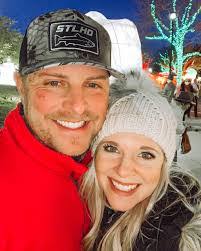 Ashley Privett's Instagram, Twitter & Facebook