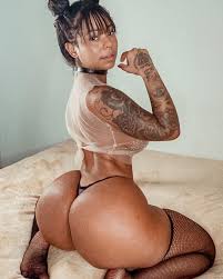 Valentina Ferraz - Free pics, galleries & more at Babepedia