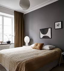 La camera da letto è l'ambiente più intimo e personale della casa. Bedroom In Grey And Mustard Coco Lapine Design Camera Da Letto Pareti Grigie Camera Da Letto Grigio Scuro Camera Da Letto Accogliente