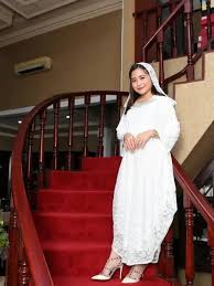 Model rumah tersebut dibuat sesuai dengan impian artis 23 tahun ini yang terinspirasi dari hotel dan istana. Pindah Rumah Prilly Latuconsina Bersiap Buka Lembaran Baru News Entertainment Fimela Com