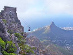 Views from table mountain are stunning. Cape Town Afrique Du Sud 12 Septembre 2016 Le Telepherique De La Montagne De La Table Emmene Les Passagers A La Station De Telepherique Superieure Du Parc National De Table Mountain