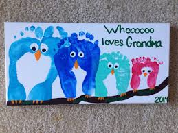 Birthday Presents For Grandma Ideas Owl Footprint Art Whooooo Loves Grandma Perfect Christmas Gift For Grandparents Grandma Birthday Card Birthday Gifts For Grandma Christmas Gifts For Grandma