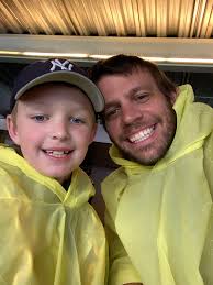 Does 24' 3500 come with supplemental cabin heater?