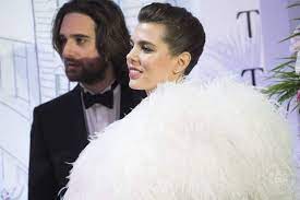Charlotte Casiraghi Divine Aupres De Son Compagnon Dimitri Rassam Pour Le Bal De La Rose Charlotte Casiraghi Bal Mariage Royal