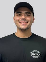 Noah Geer's Instagram, Twitter & Facebook