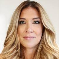 Laura Leder's Instagram, Twitter & Facebook