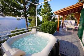 Die kroatische küste in idyllischer landschaft ist eignet sich perfekt für urlaub am meer, mit strand, pool und allem, was dazugehört. Ferienhaus In Brela Direkt Am Meer Haus Ante