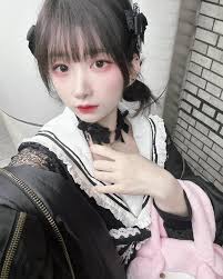 모작은 표절과 다른 것이니 찔려하실 필요가 전혀 없죠. 모작은 아주 훌륭한 연습 기법이라고 생각합니다 :)